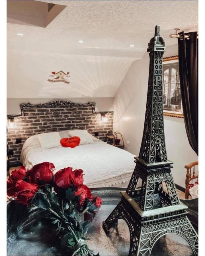 Appartement Romantique Parisien, Baignoire Retro Au Pied Du Lit Boulogne-sur-Mer Ngoại thất bức ảnh