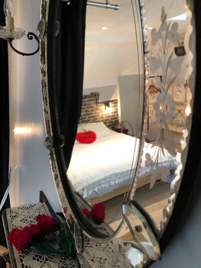 Appartement Romantique Parisien, Baignoire Retro Au Pied Du Lit Boulogne-sur-Mer Ngoại thất bức ảnh